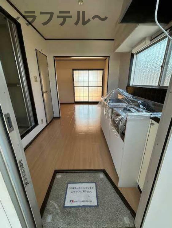 旭町　ハイツの玄関