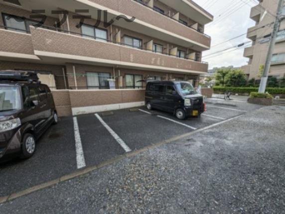 入間市豊岡１丁目の賃貸マンションの駐車場