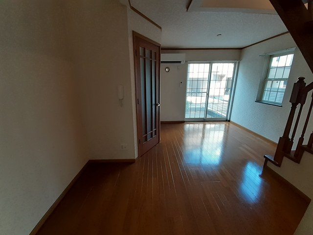 クレストールの居間・リビング