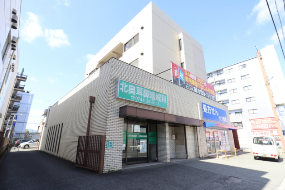 イースト33神宮前の外観
