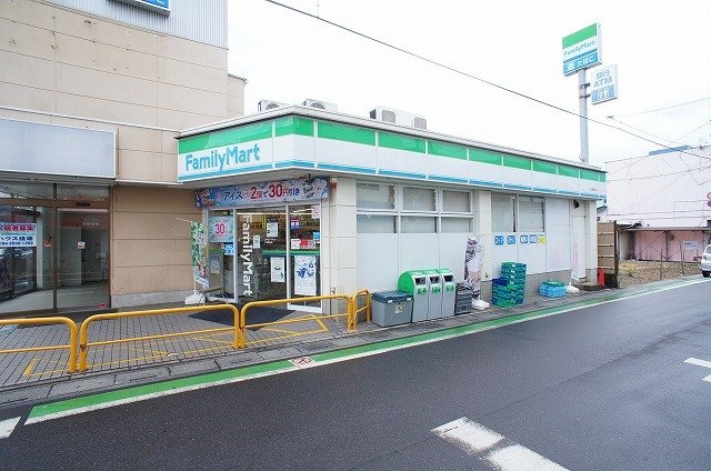 イリーデ　オーブの周辺|ファミリーマート 入曽駅前店まで350m