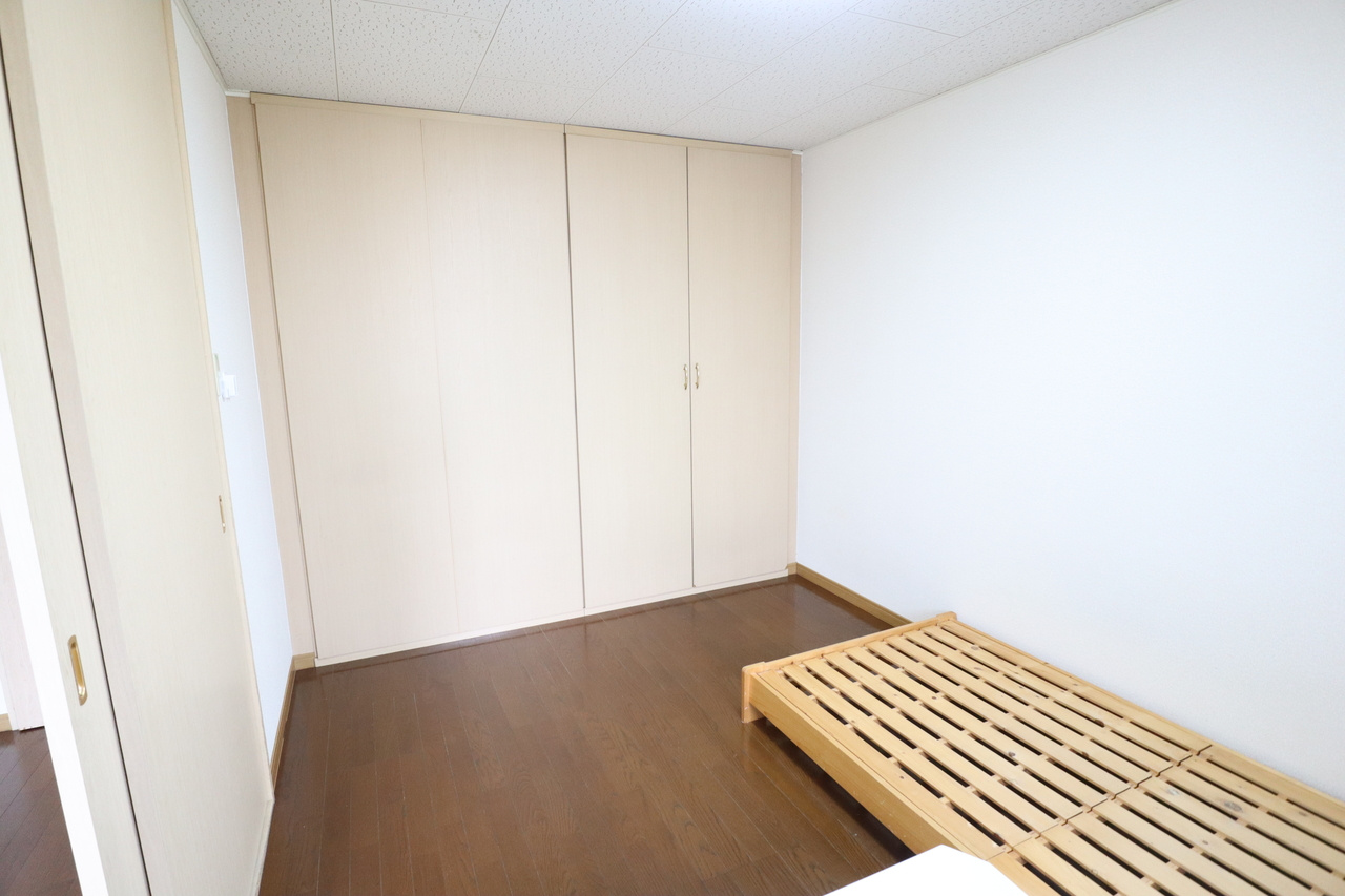 レオパレス浪漫（ロマン）の洋室