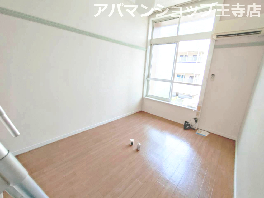 リアン三郷の居間・リビング