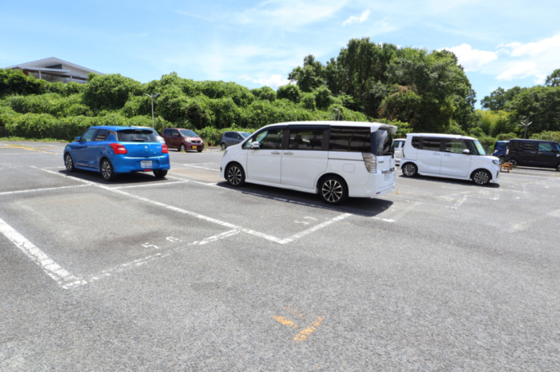 ビレッジハウス大淀1号棟の駐車場