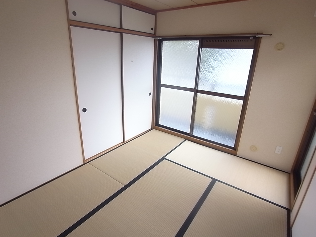 富雄サンパレスⅠ号館の和室