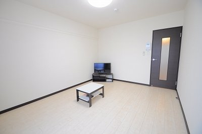 レオネクストますがの居間・リビング|ゆったり空間で気ままな新生活を♪