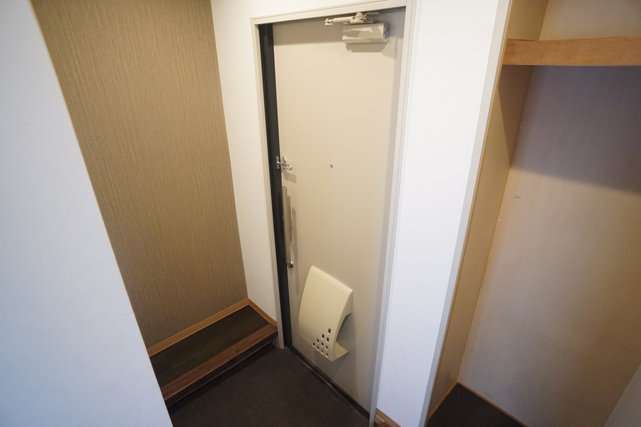 ディアスＣ棟の玄関