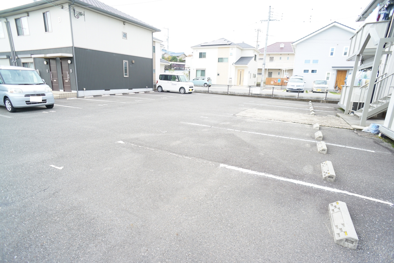 ディアスＣ棟の駐車場
