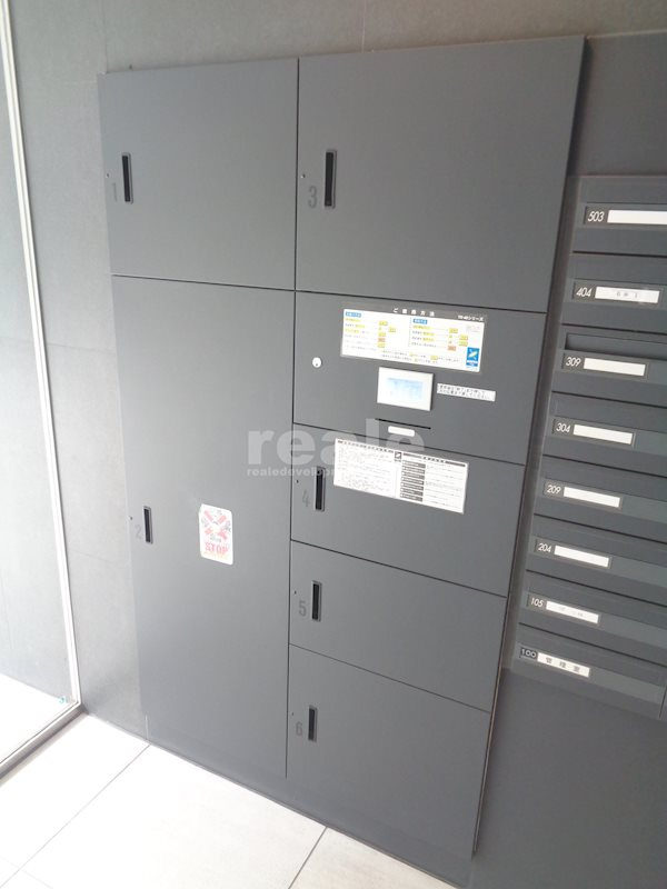 杉並区西荻北５丁目の賃貸マンションのロビー