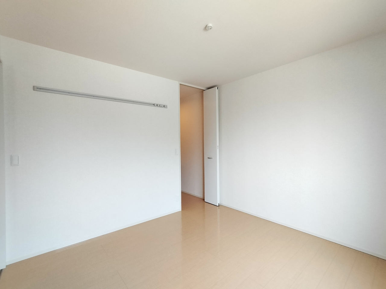 Ｄーｒｏｏｍ若葉台の洋室