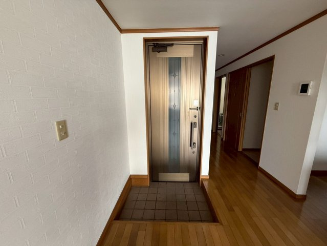 神殿マンション３号館の玄関