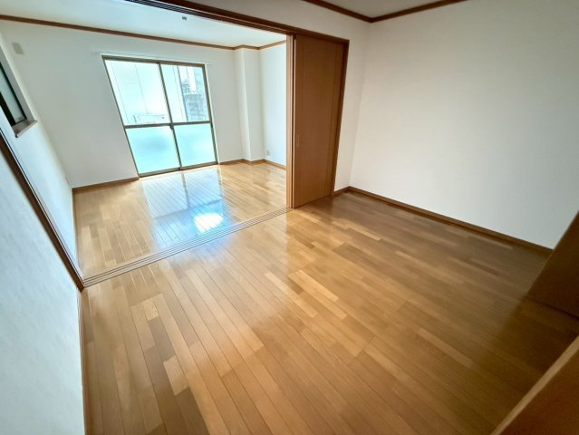 神殿マンション３号館の洋室