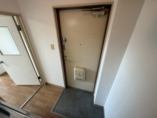 スコッチテリア三条の玄関
