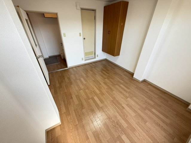 スコッチテリア三条の洋室