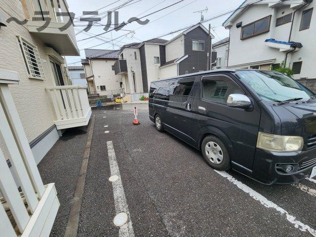 所沢市大字久米のアパートの駐車場