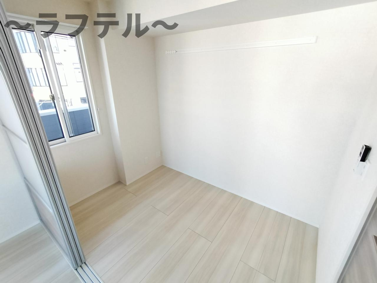 スリーカントリーの洋室|別部屋イメージ写真