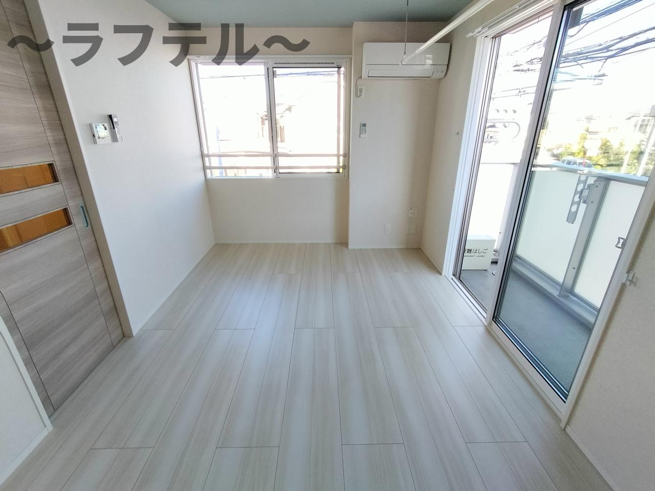 スリーカントリーの内装|別部屋イメージ写真