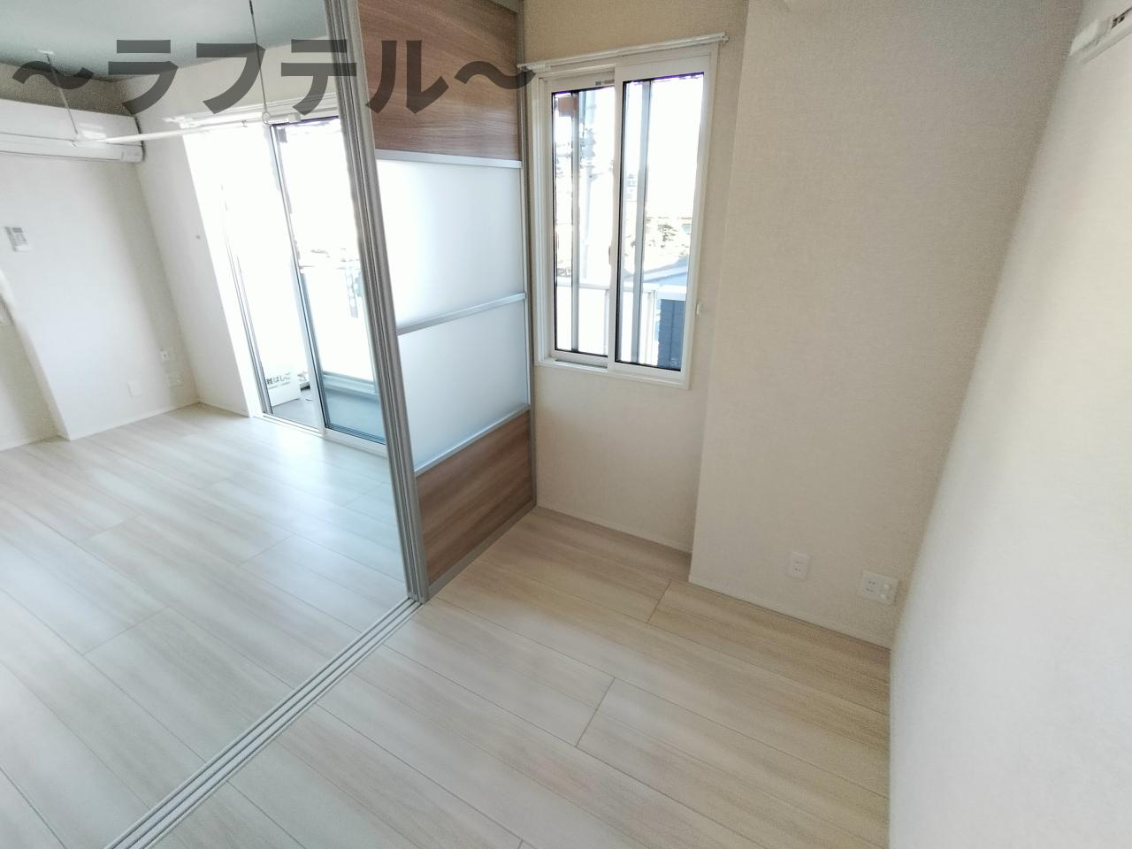 スリーカントリーの寝室|別部屋イメージ写真