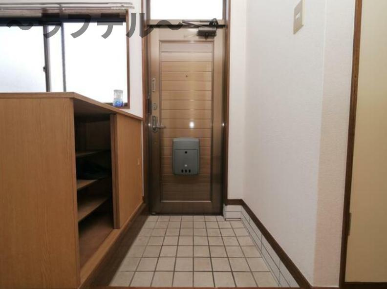 センチュリー入間の玄関