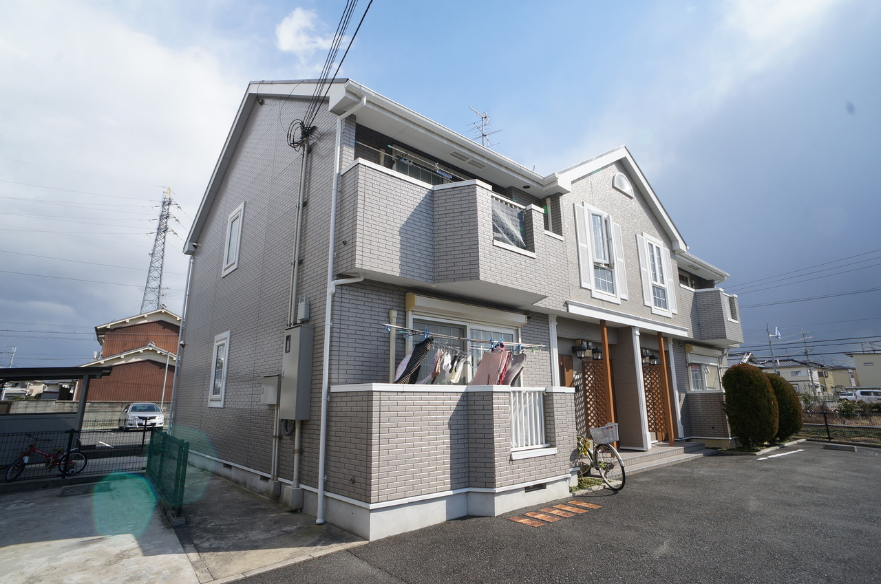 磯城郡田原本町大字三笠のアパートの外観