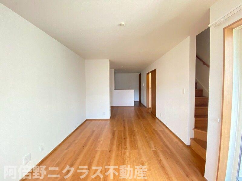 阿倍野区相生通2丁目戸建て（B棟）の居間・リビング