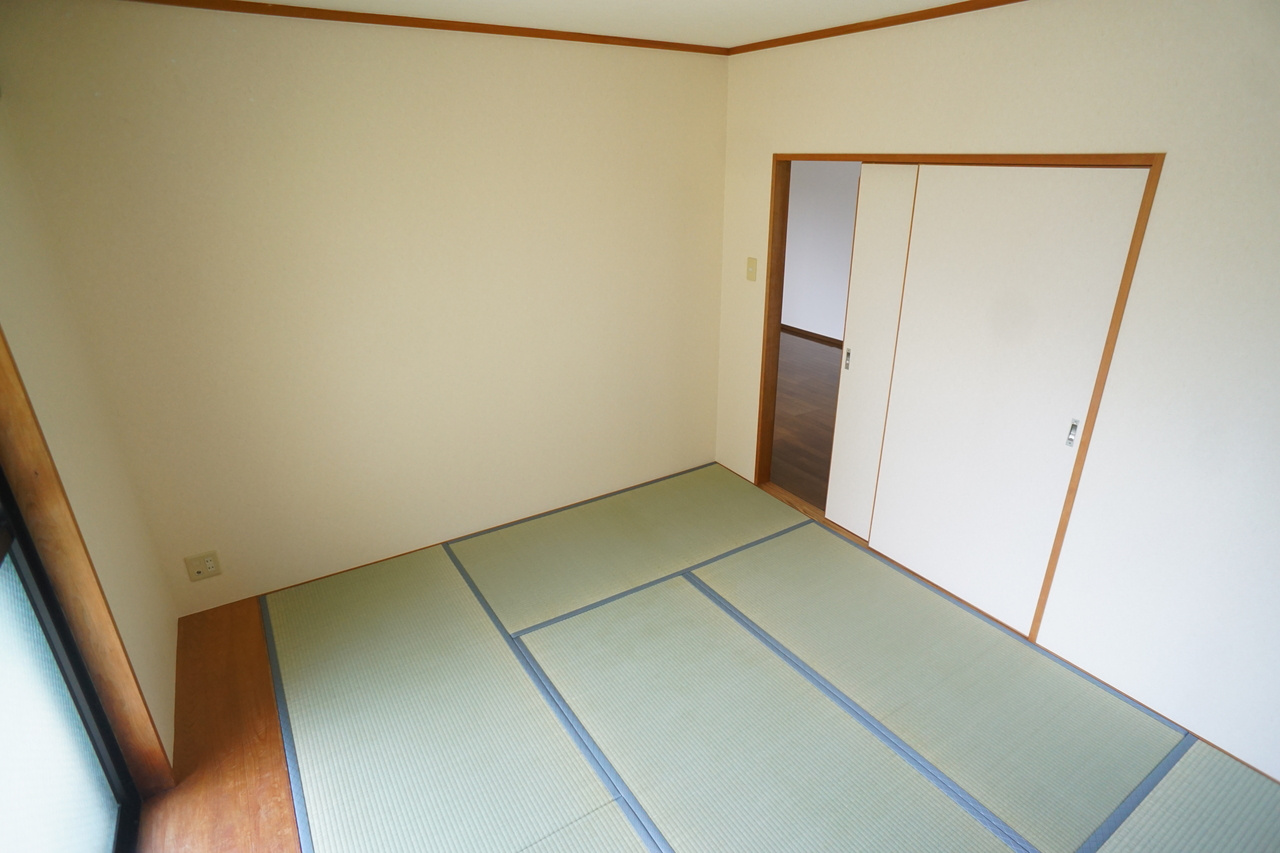 オークリーフ西大寺の和室