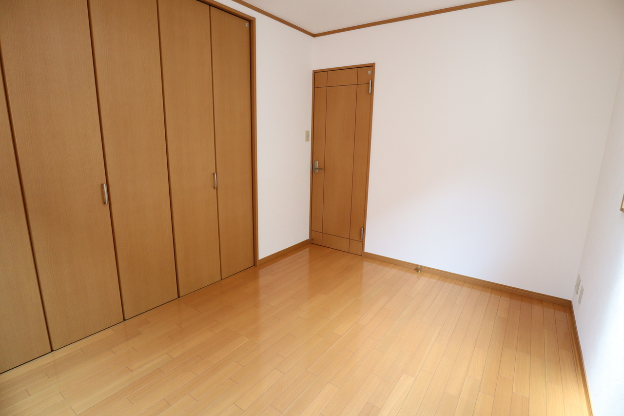 田原本新町貸家の洋室