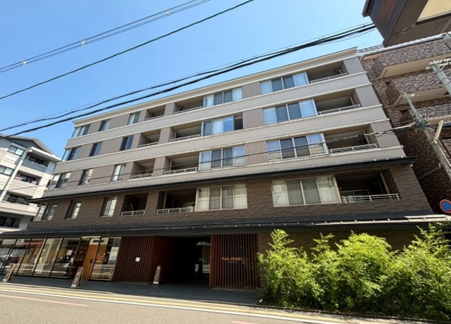 パークホームズ堺町御門の外観