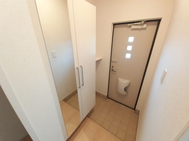 サンライズ橿原イーオスの玄関