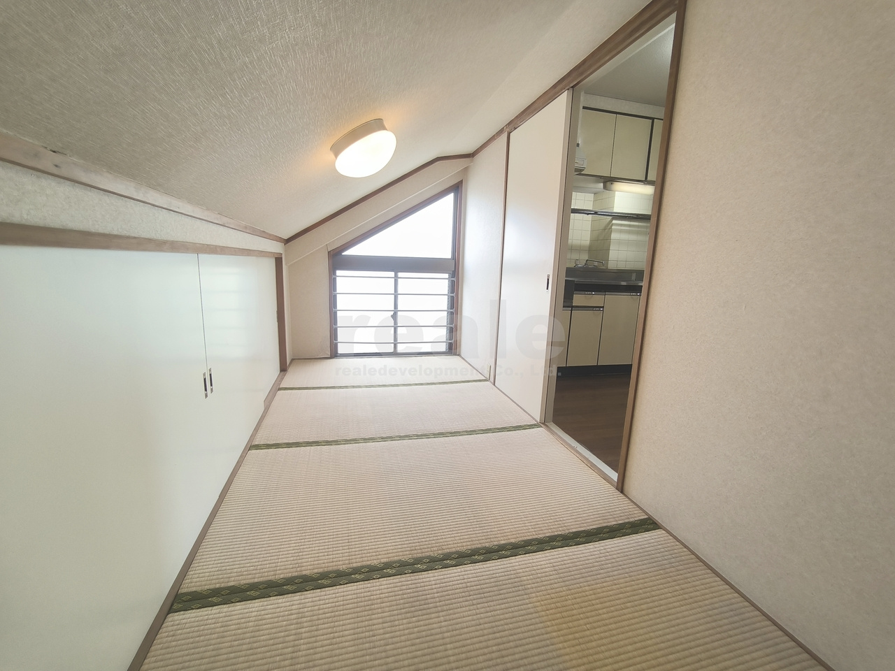 三鷹市新川６丁目の賃貸マンションの和室
