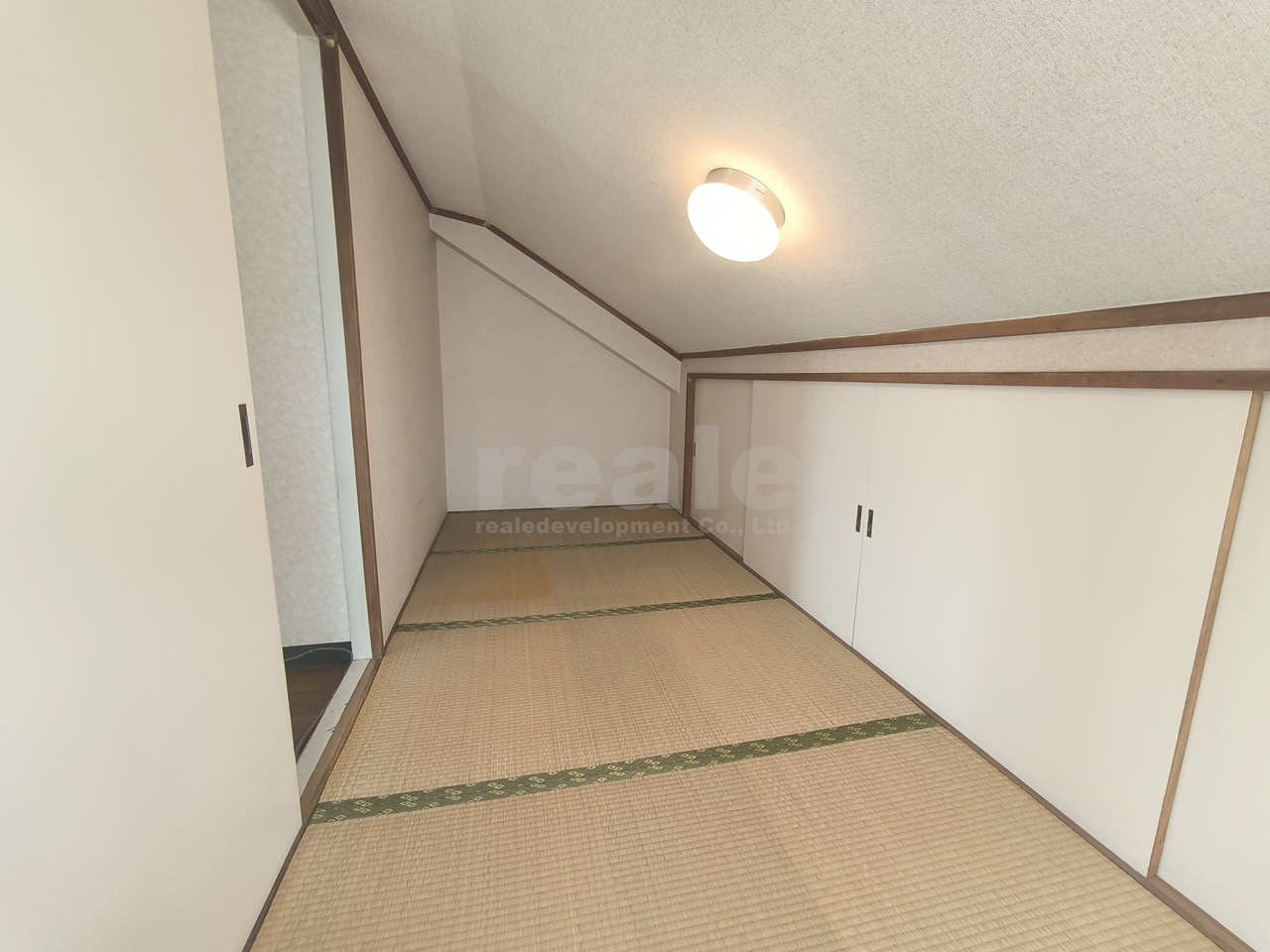 三鷹市新川６丁目の賃貸マンションの和室