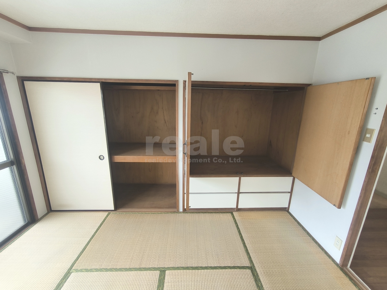 三鷹市新川６丁目の賃貸マンションの収納