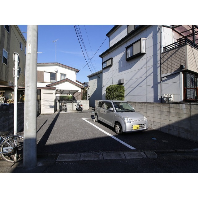 アスピリア Aigleの駐車場