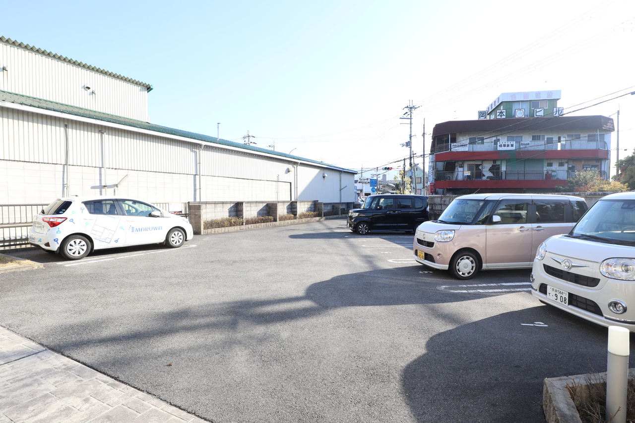 シャーメゾン桜の駐車場