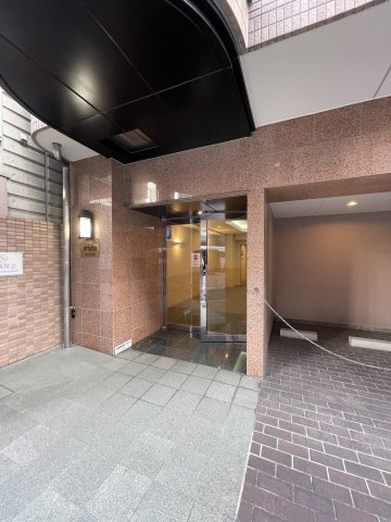アリスタ四条西洞院のエントランス