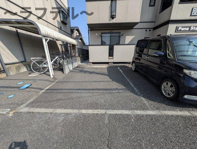 狭山市富士見１丁目のアパートの駐車場