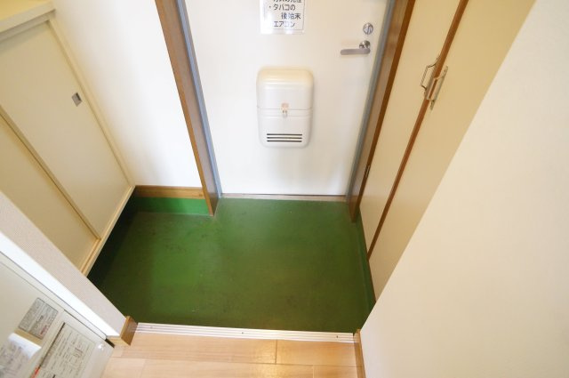 ビクトワール八木の玄関