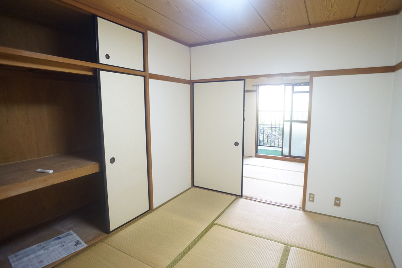 ロイヤル南生駒の和室