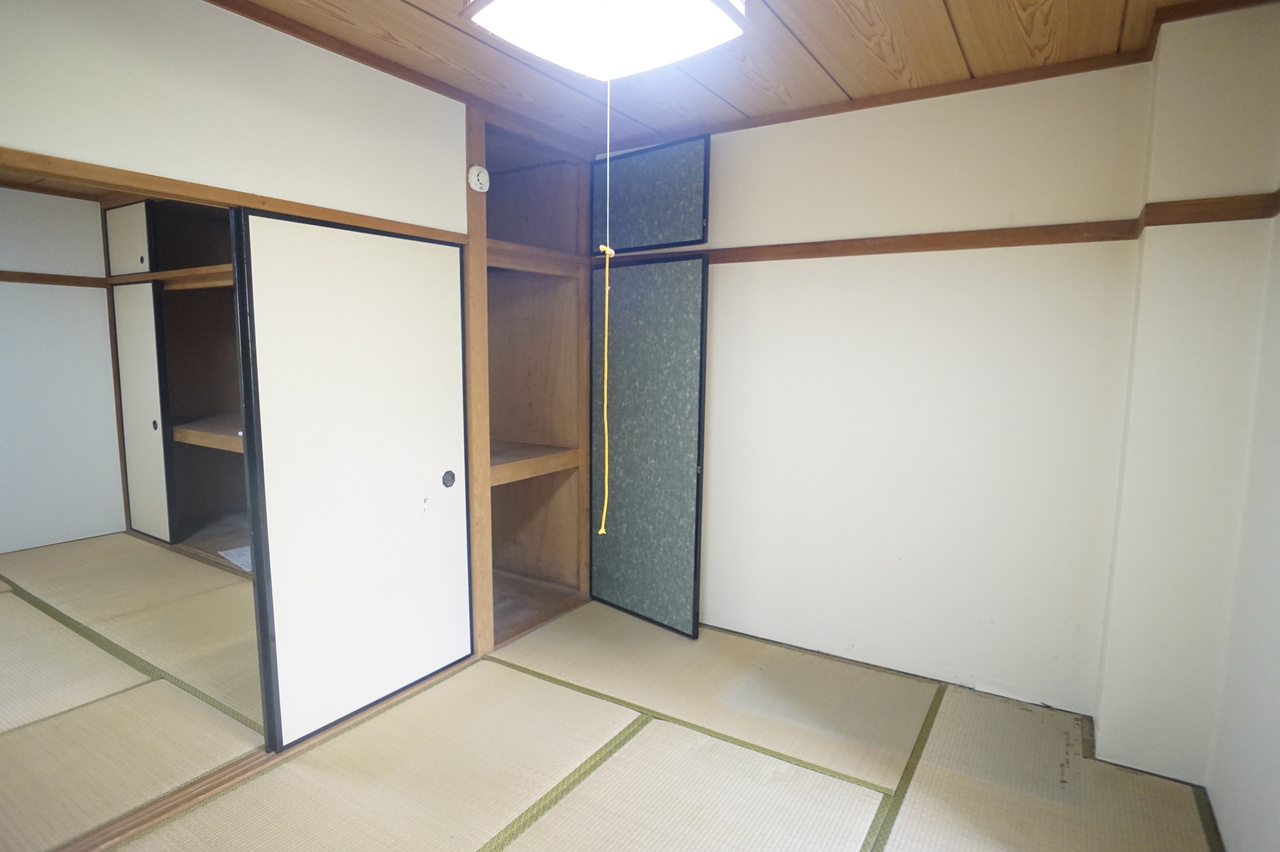 ロイヤル南生駒の和室