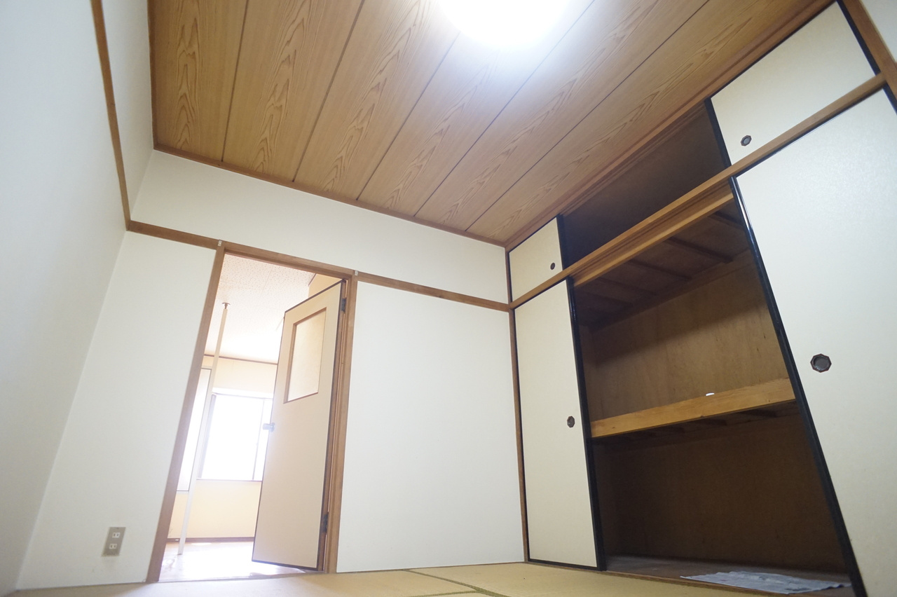 ロイヤル南生駒の和室