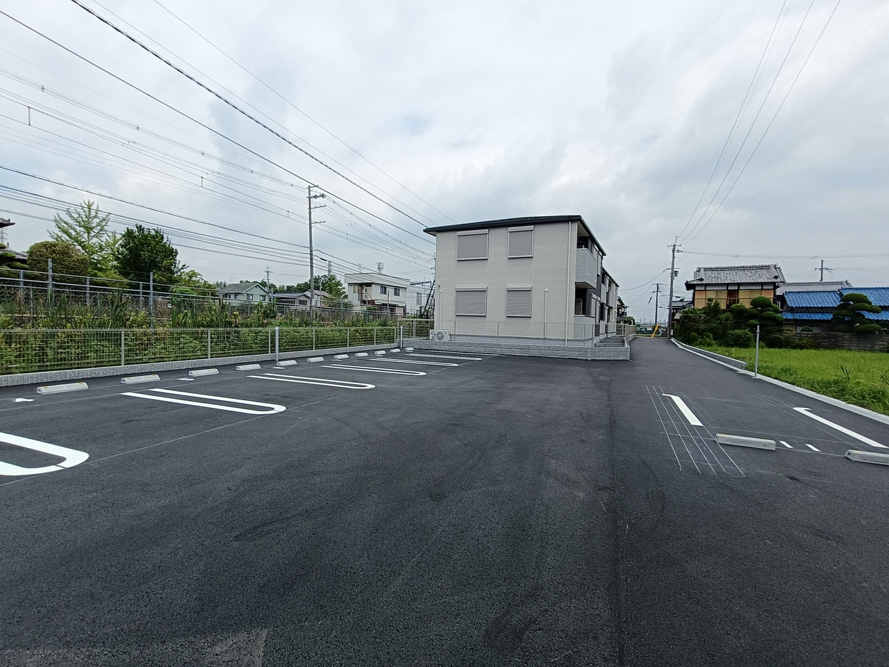 コンチェルトの駐車場