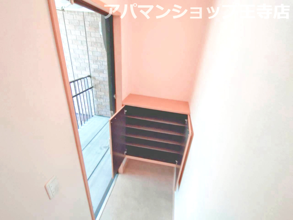 ヴィルヌーブＢの玄関