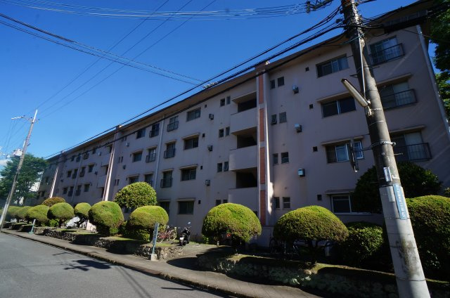 西大寺住宅２号棟の外観