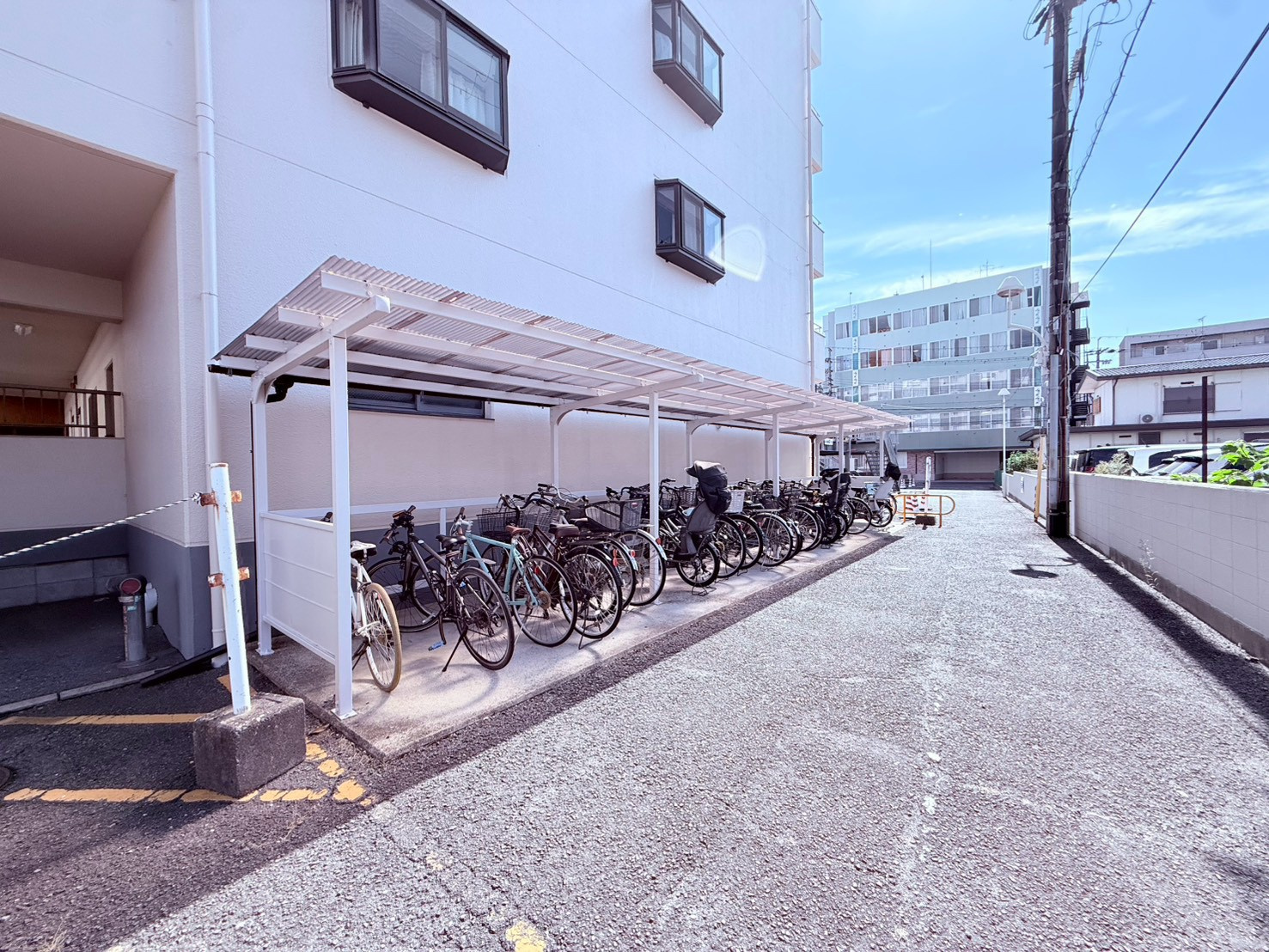 メゾン佐保Ｂ棟の駐車場
