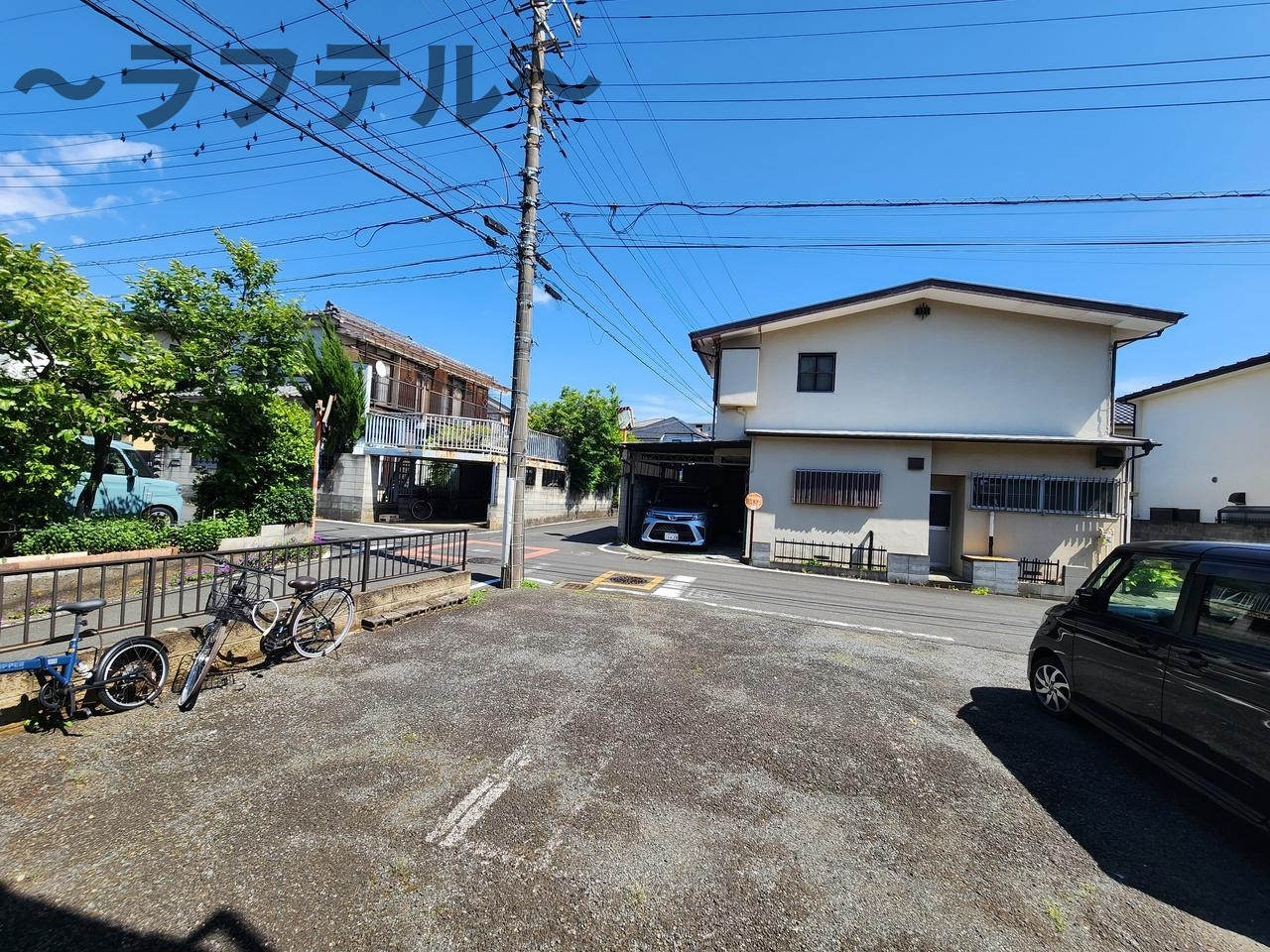 所沢市小手指南３丁目のアパートの駐車場