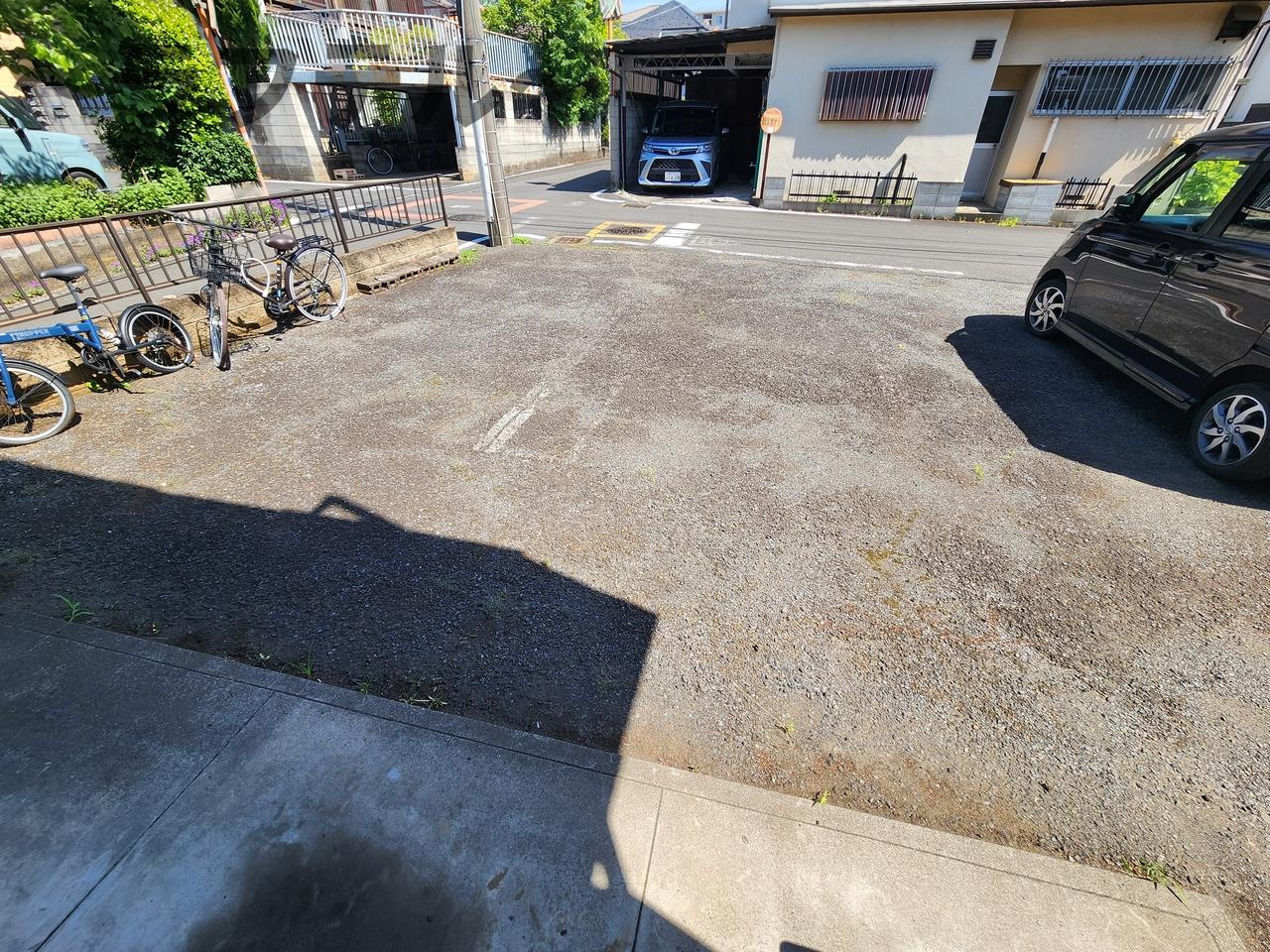 所沢市小手指南３丁目のアパートの駐車場