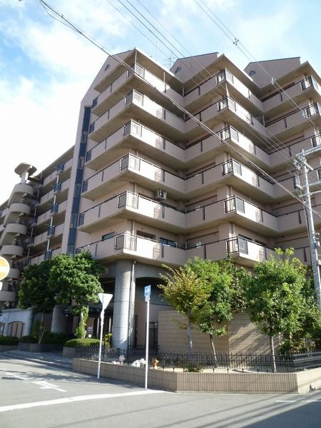 カワデンエミネンスハイツ の外観