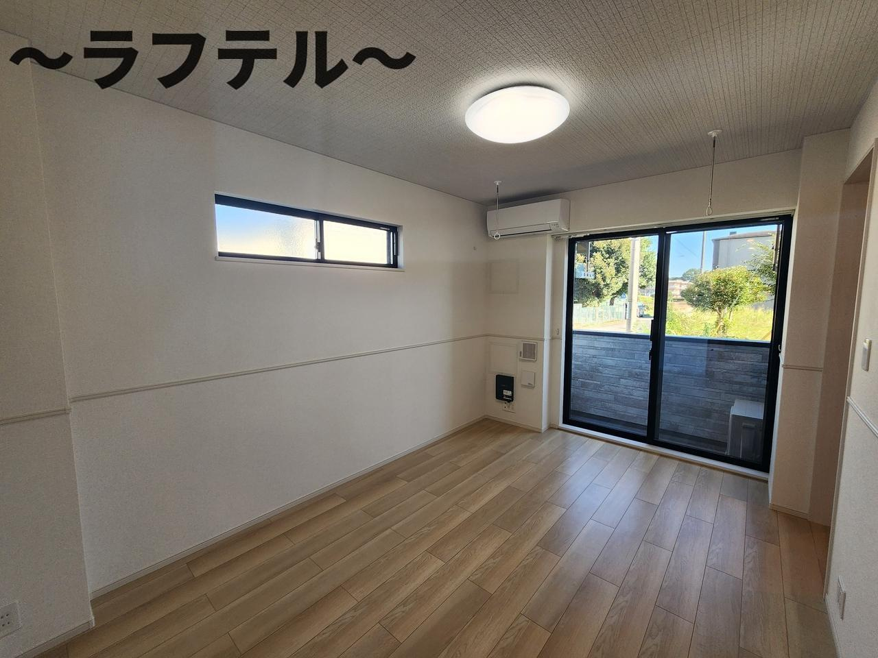 ヒカルサ狭山広瀬台フロントの居間・リビング|反転タイプ