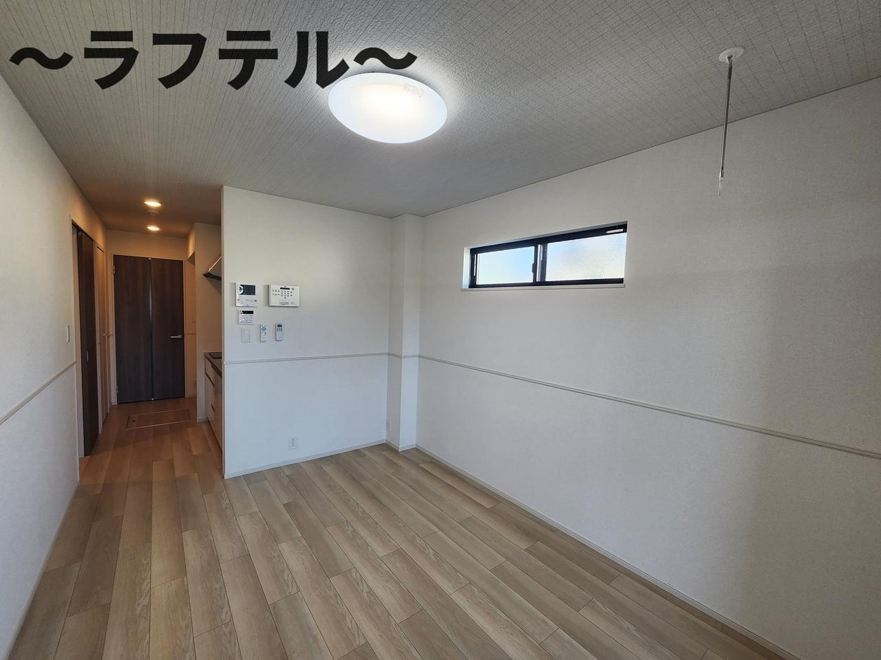 ヒカルサ狭山広瀬台フロントの居間・リビング|反転タイプ