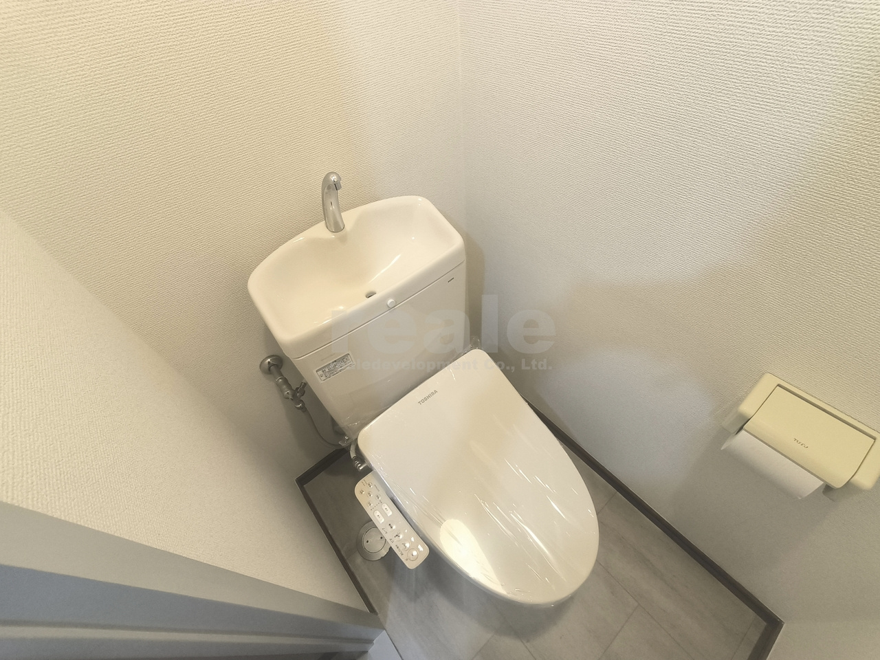 杉並区松庵３丁目の賃貸マンションのトイレ